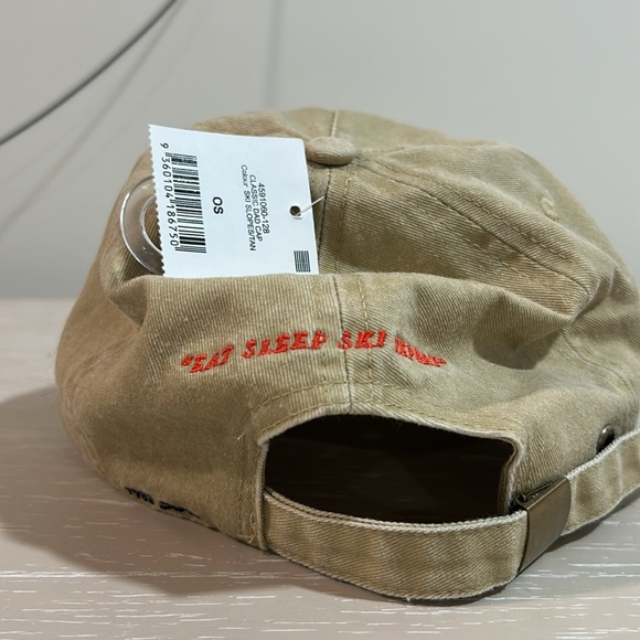 Ski slopes rope hat. One size fits all with strap in back - Picture 3 of 4